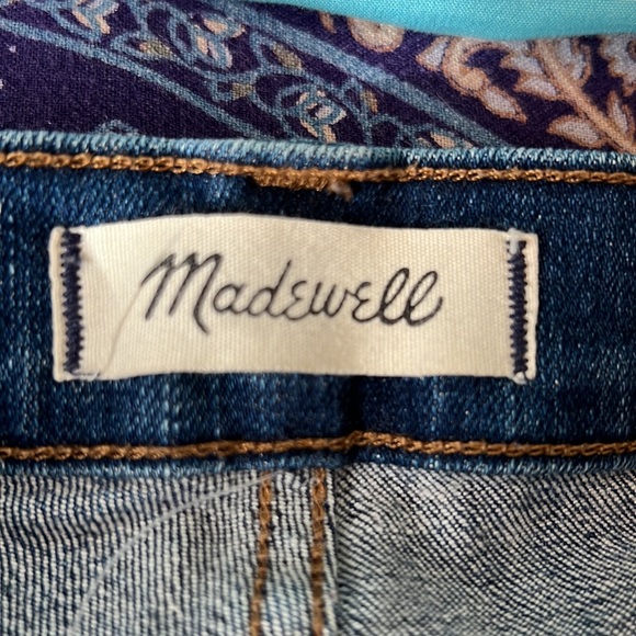 Madewell 9” High Rise 28” Jeans . Medium blue. - Picture 2 of 7